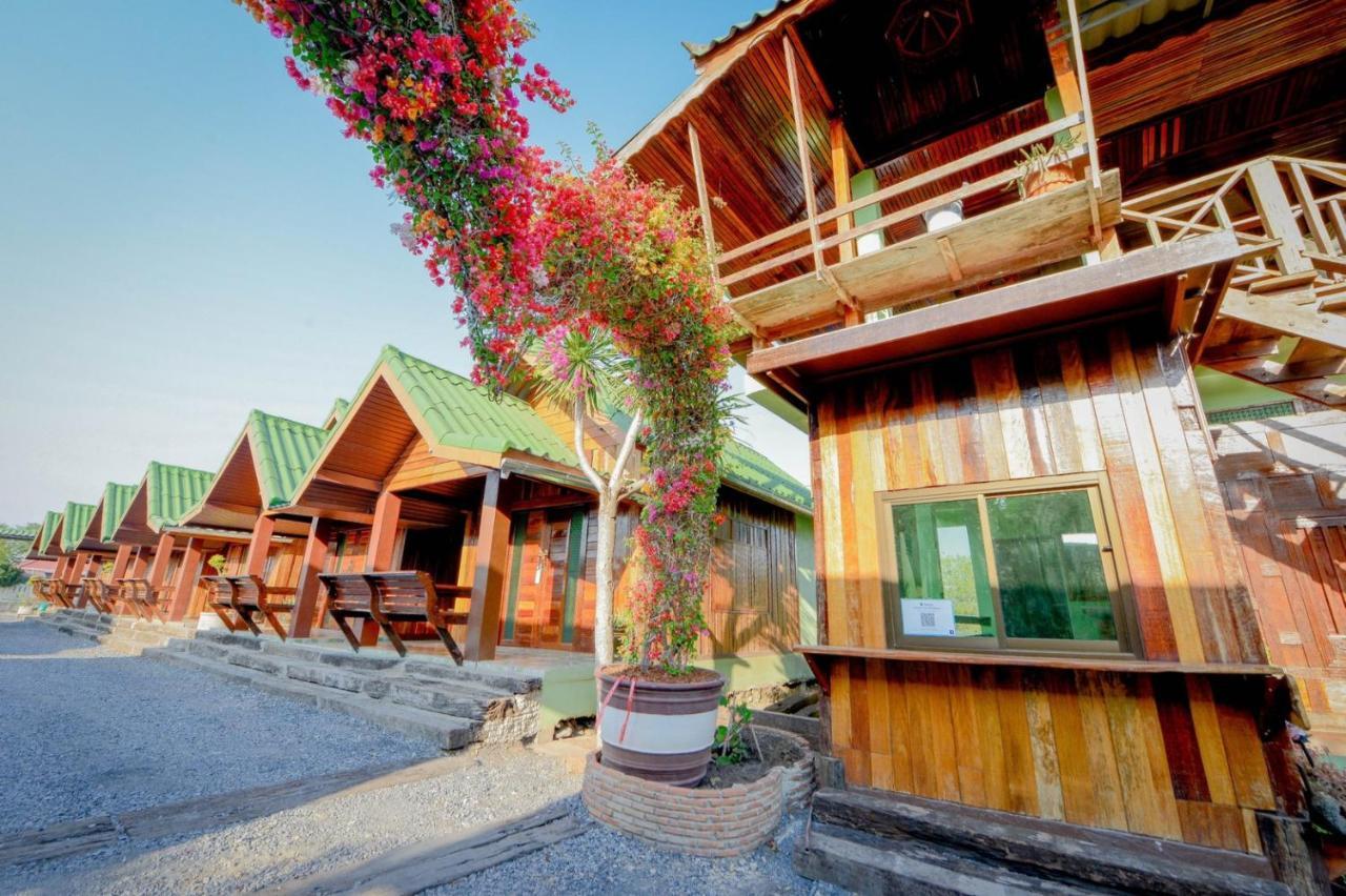 Mrk Resort & Massage Lop Buri Exterior foto