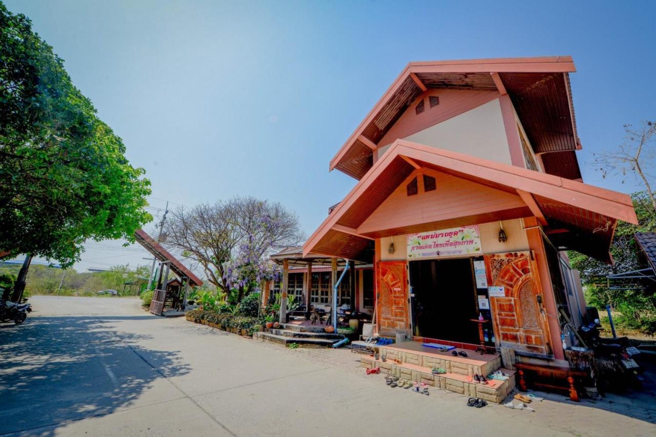 Mrk Resort & Massage Lop Buri Exterior foto
