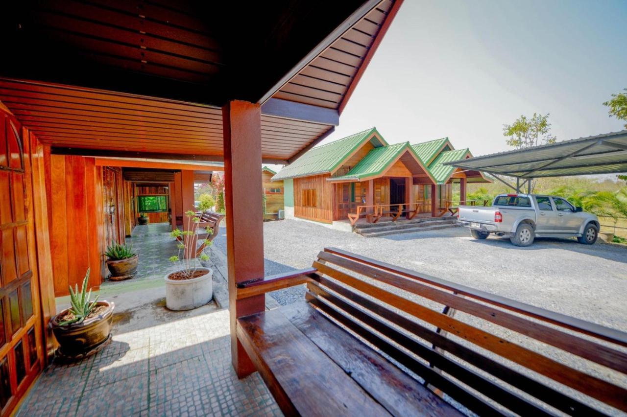 Mrk Resort & Massage Lop Buri Exterior foto