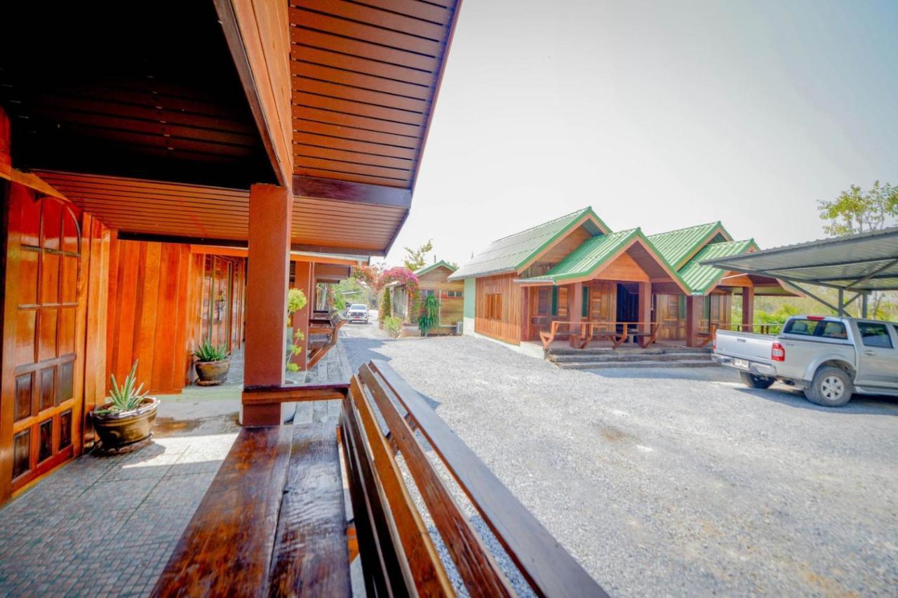Mrk Resort & Massage Lop Buri Exterior foto