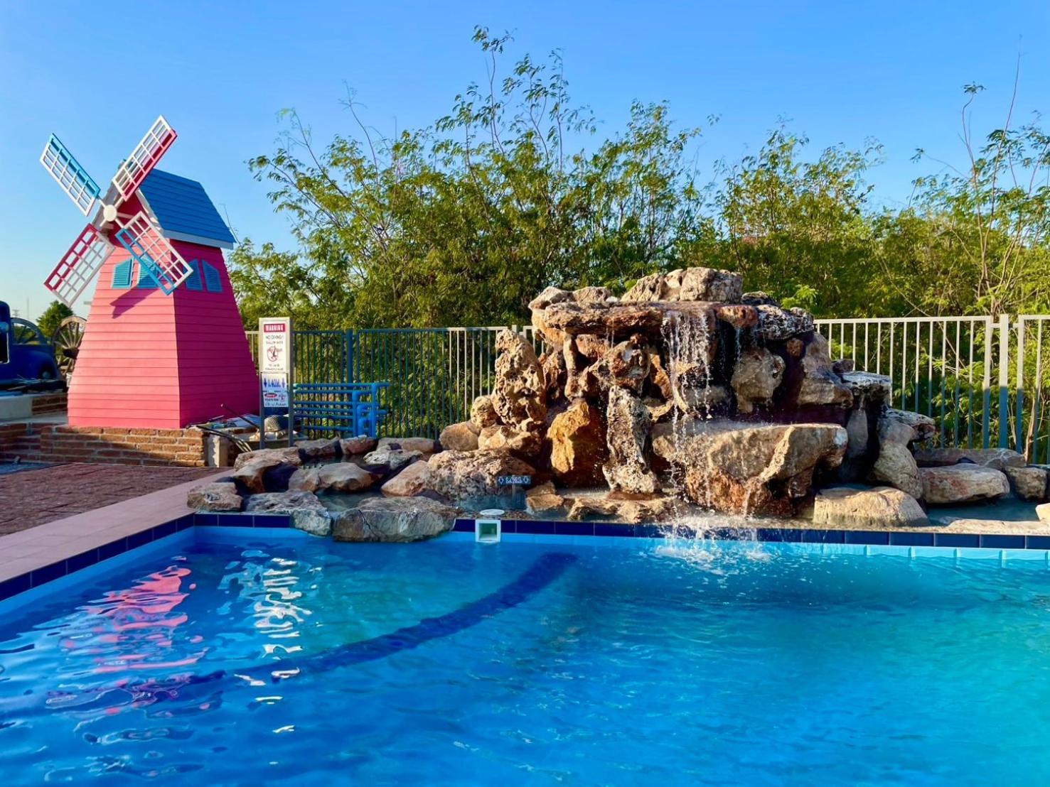 Mrk Resort & Massage Lop Buri Exterior foto